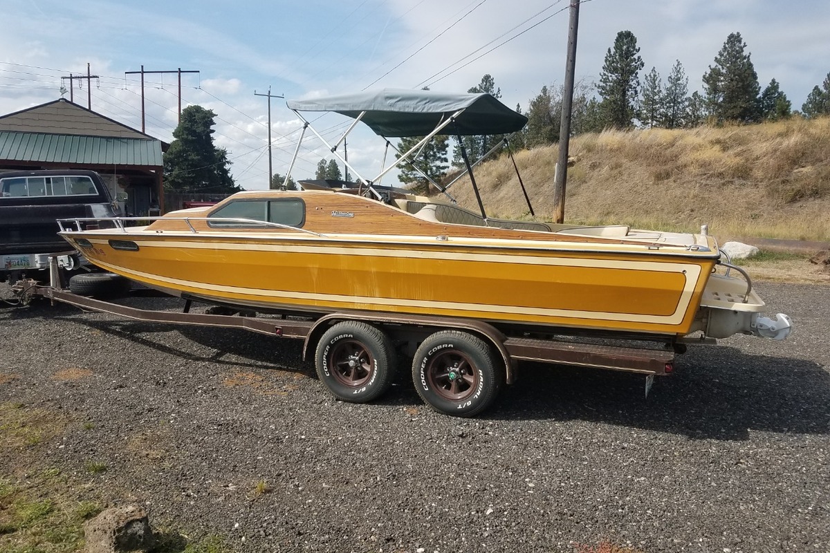 1978 Sleek craft Executive edition day cruiser, 2