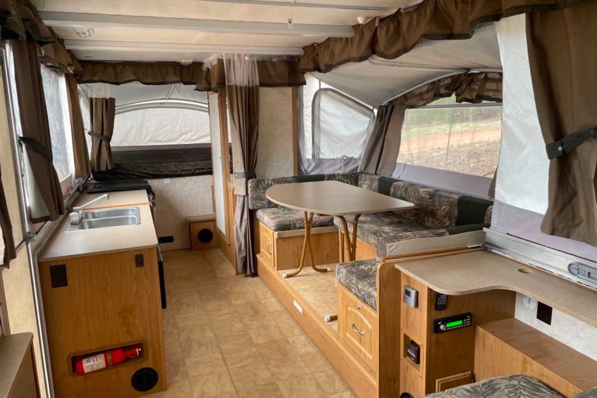 2008 Fleetwood Avalon, 8