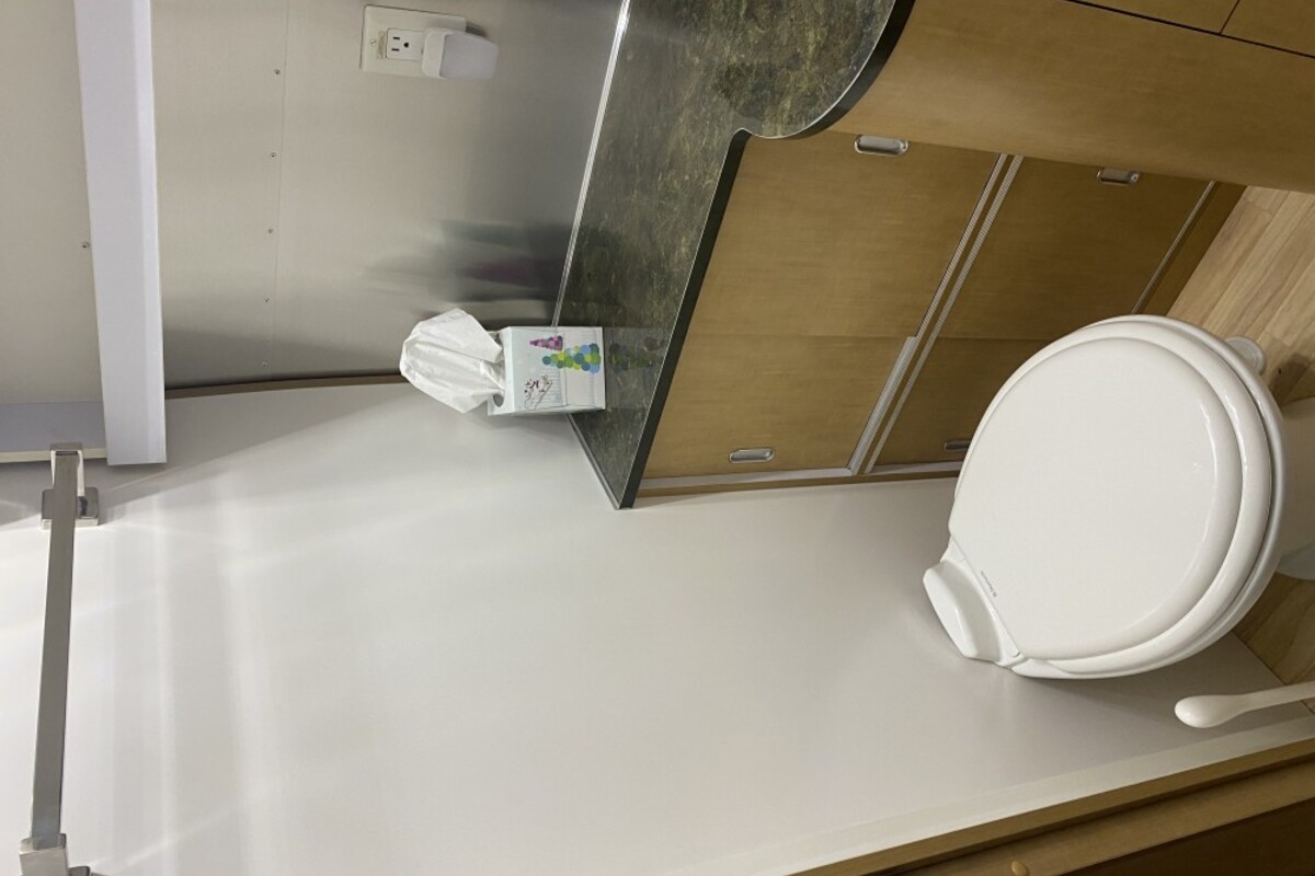 2013 Airstream Flying Cloud 28, 7