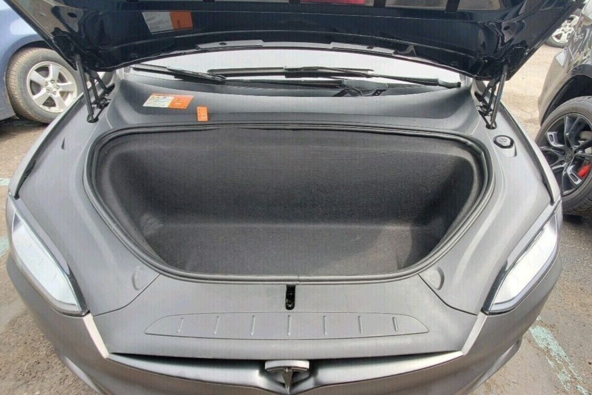 2020 Tesla Model X Long Range Plus, 5