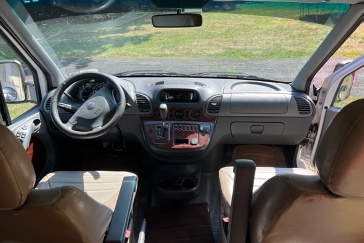 2005 Dodge Sprinter Gulf Stream Vista Cruiser, 17