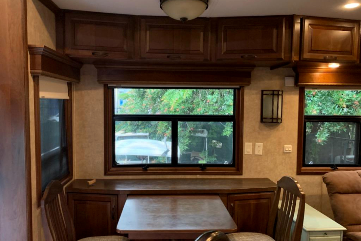 2014 DRV Mobile Suites Estates 38 RSB3, 6