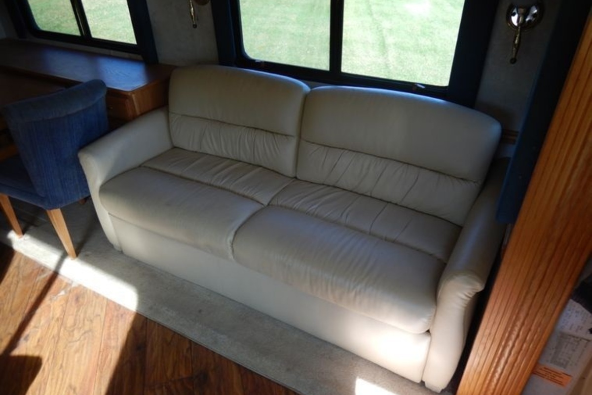 2002 Newmar Dutch Star RV, 5