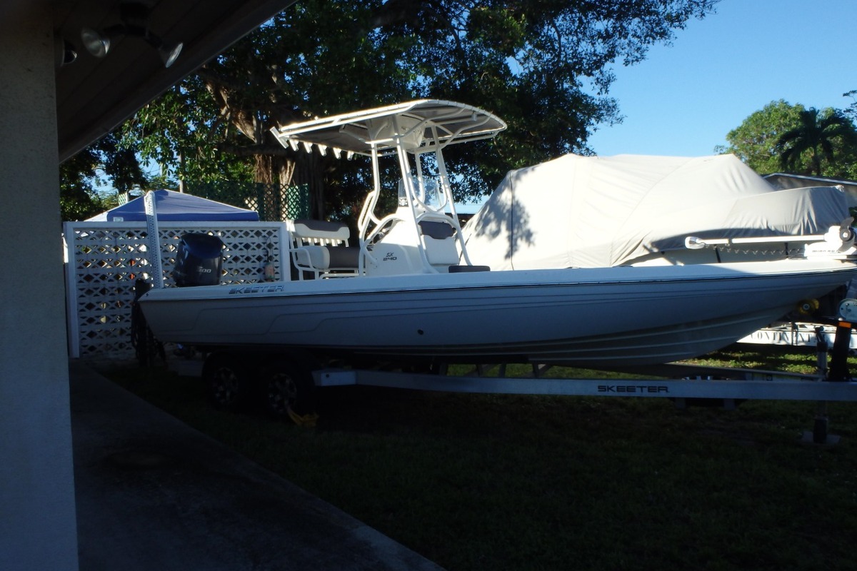 2016 Skeeter SX240, 1