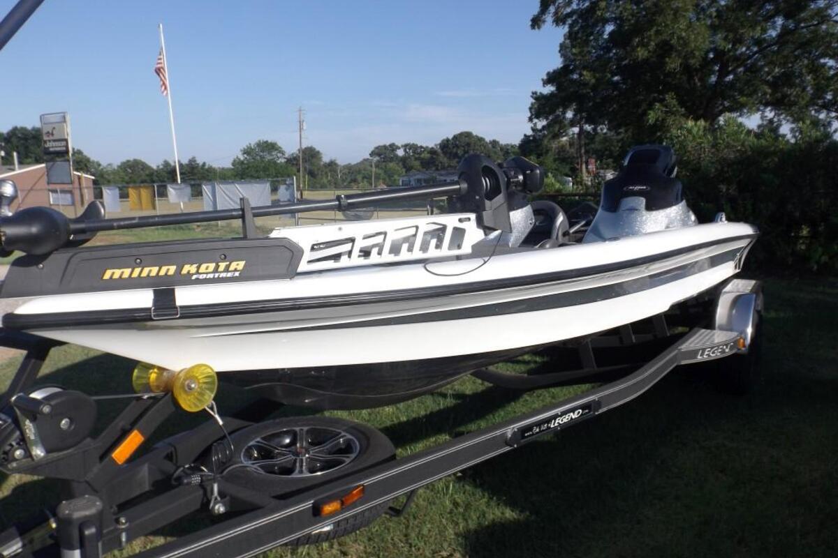2012 Legend Boats Alpha 211 Dcx, 7
