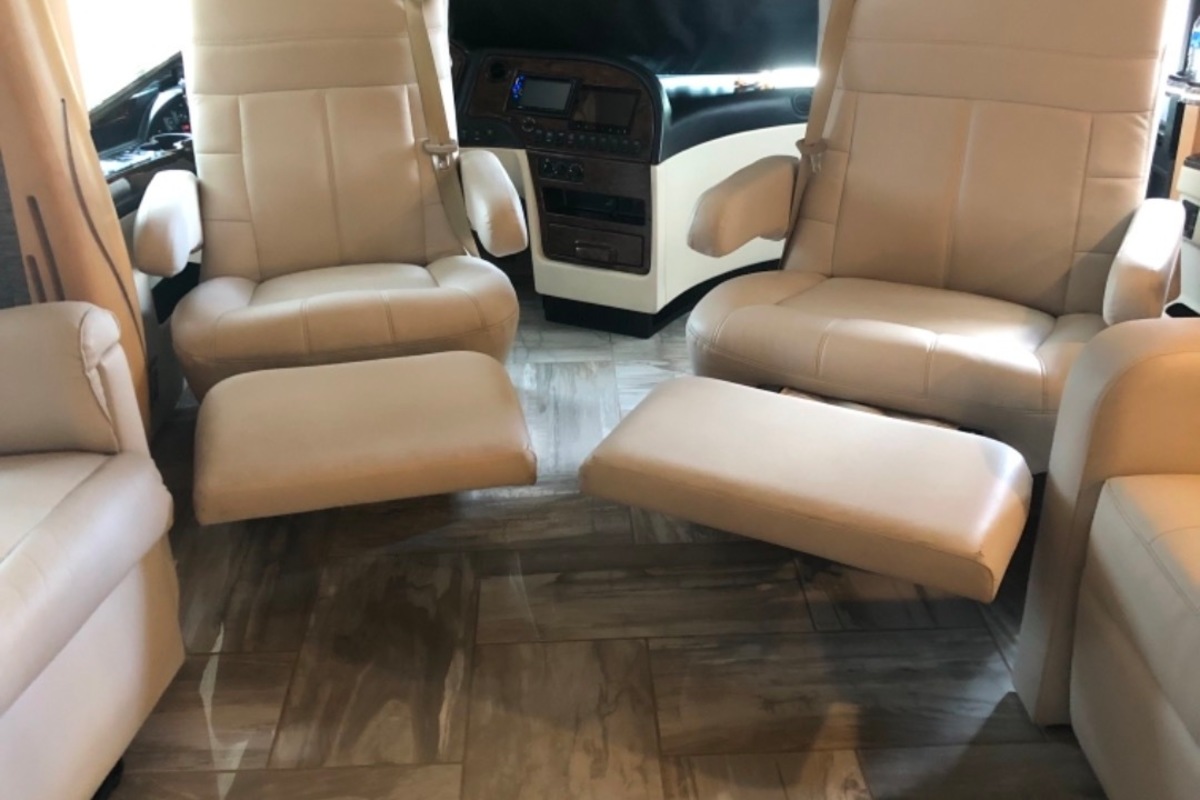 2016 Newmar London Aire 4519, 21