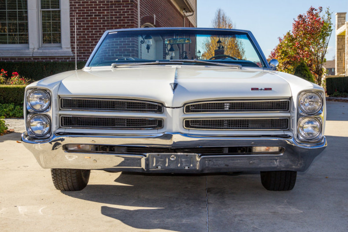 1966 Pontiac 2+2, 13
