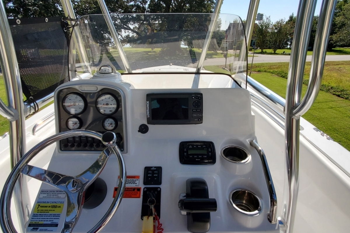 2014 Sea Hunt Triton 210, 15