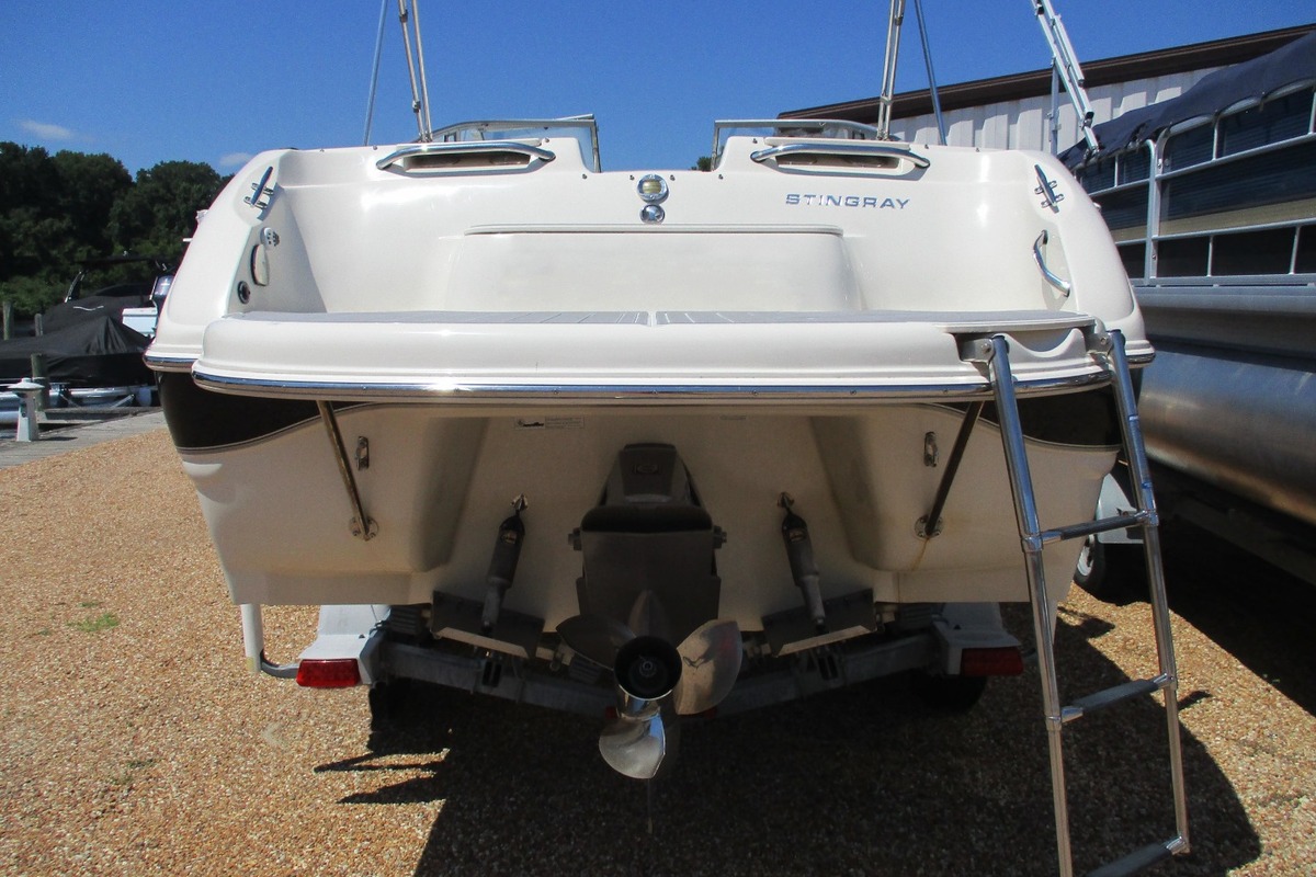 2008 Stingray 220 DR, 2
