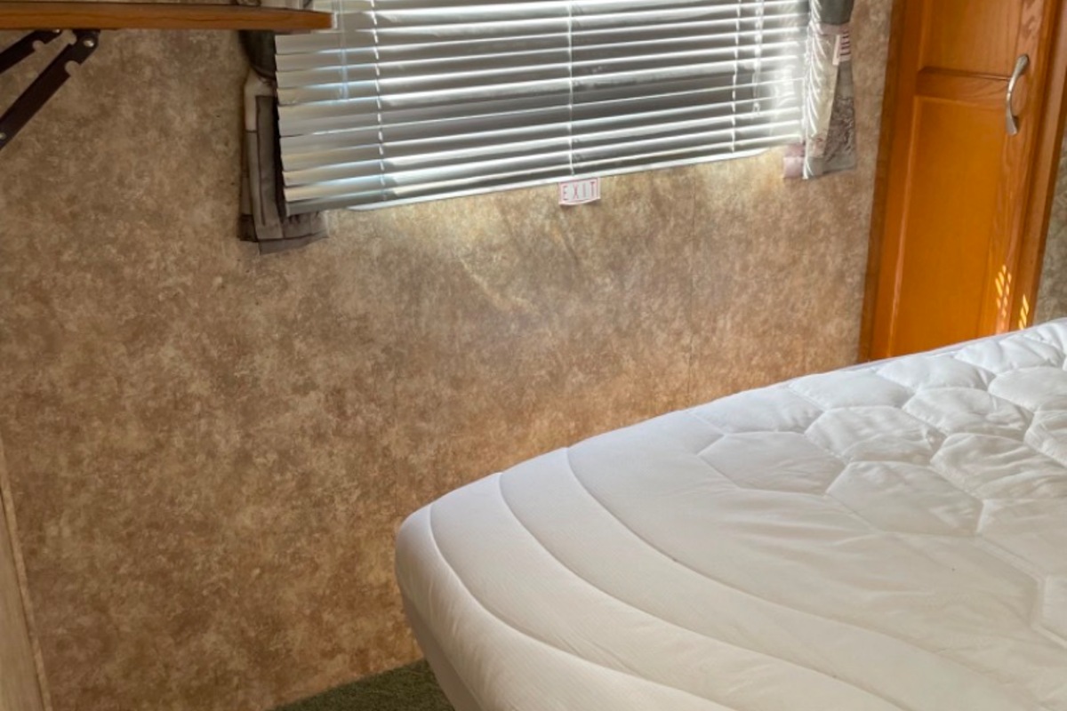 2006 Coachmen Spirit of America 525TBS, 14