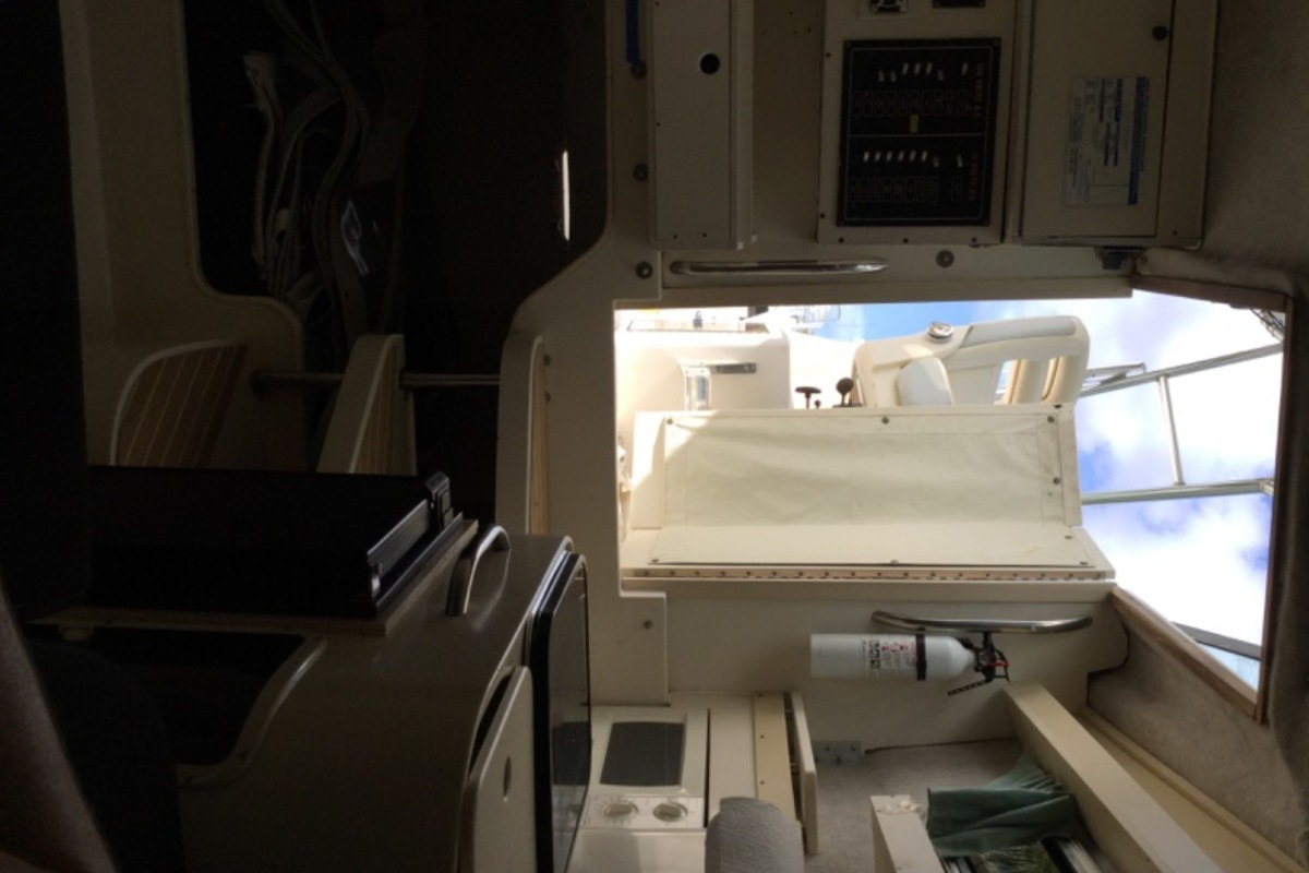1990 Grady-White 28 Marlin, 9