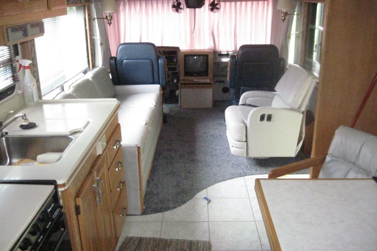 1991 American Eagle Fleetwood, 10