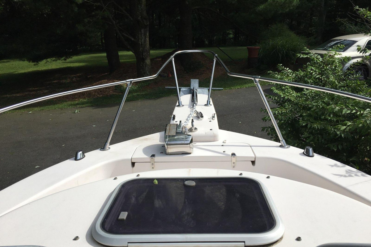 1999 Grady White 226 Seafarer, 4