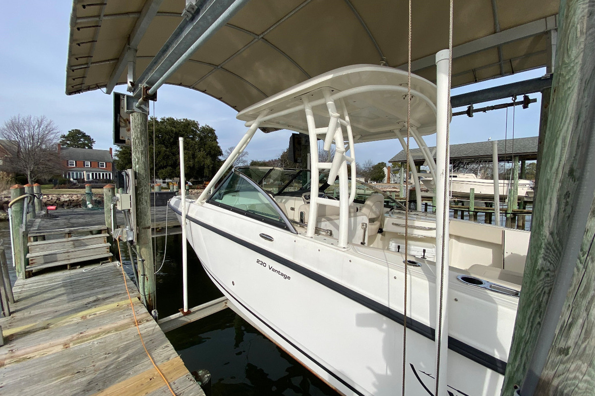 2016 Boston Whaler 230 Vantage, 4