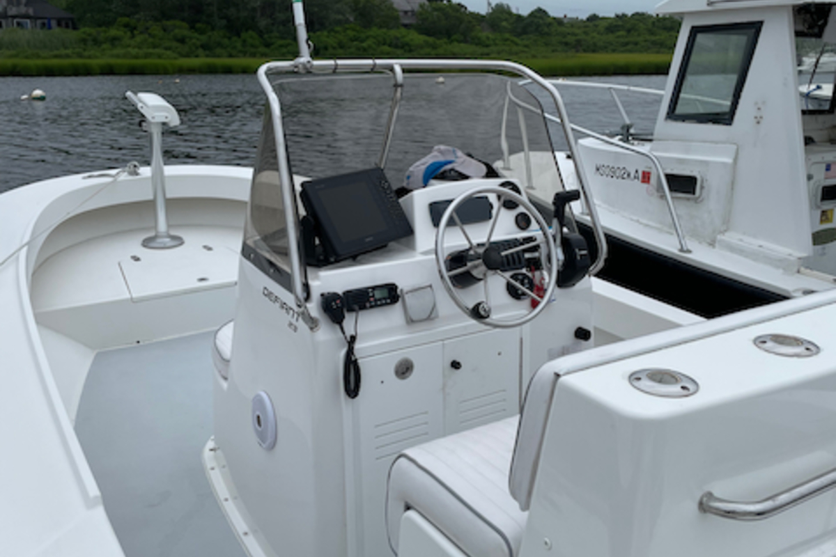 2015 Maritime 23' Defiant, 1