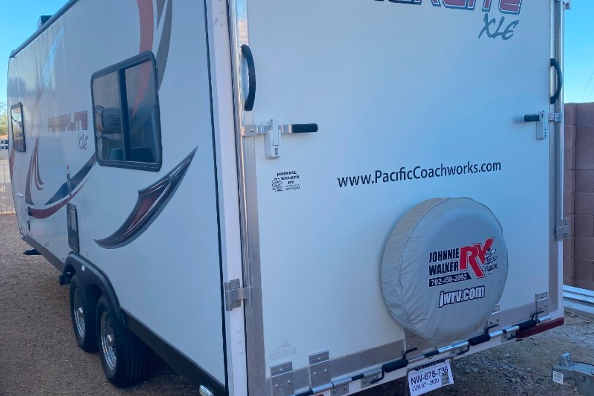 2015 Powerlite by Pacific Coachworks Ultra Lite 18XLE, 8