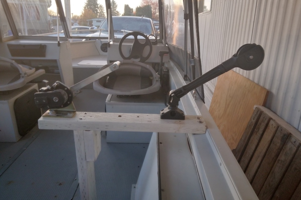 2004 Smoker Craft Tracer, 3