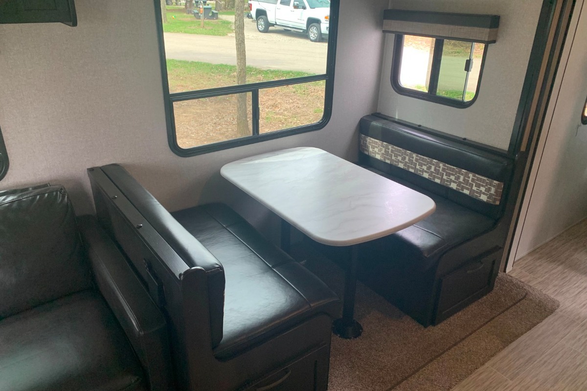 2021 Forest River Surveyor 287BHSS Luxury in Overland Park, KS