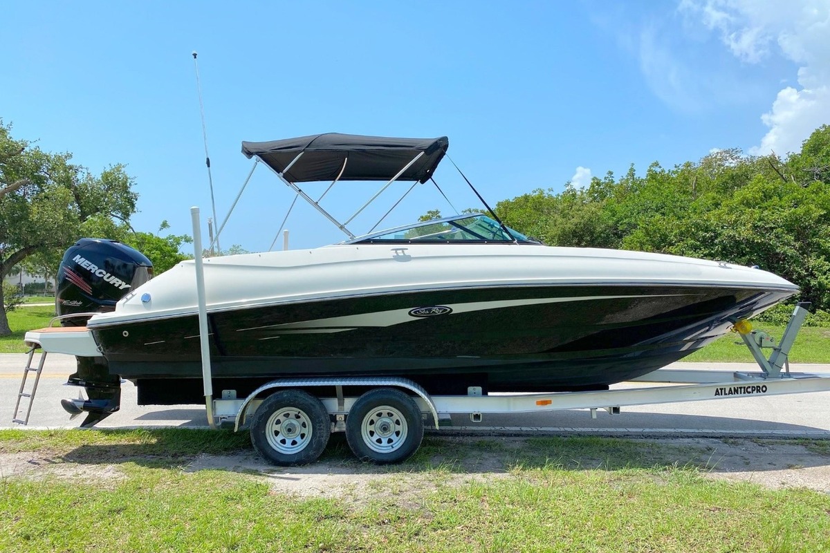 2015 Sea Ray 240 Sundeck, 0