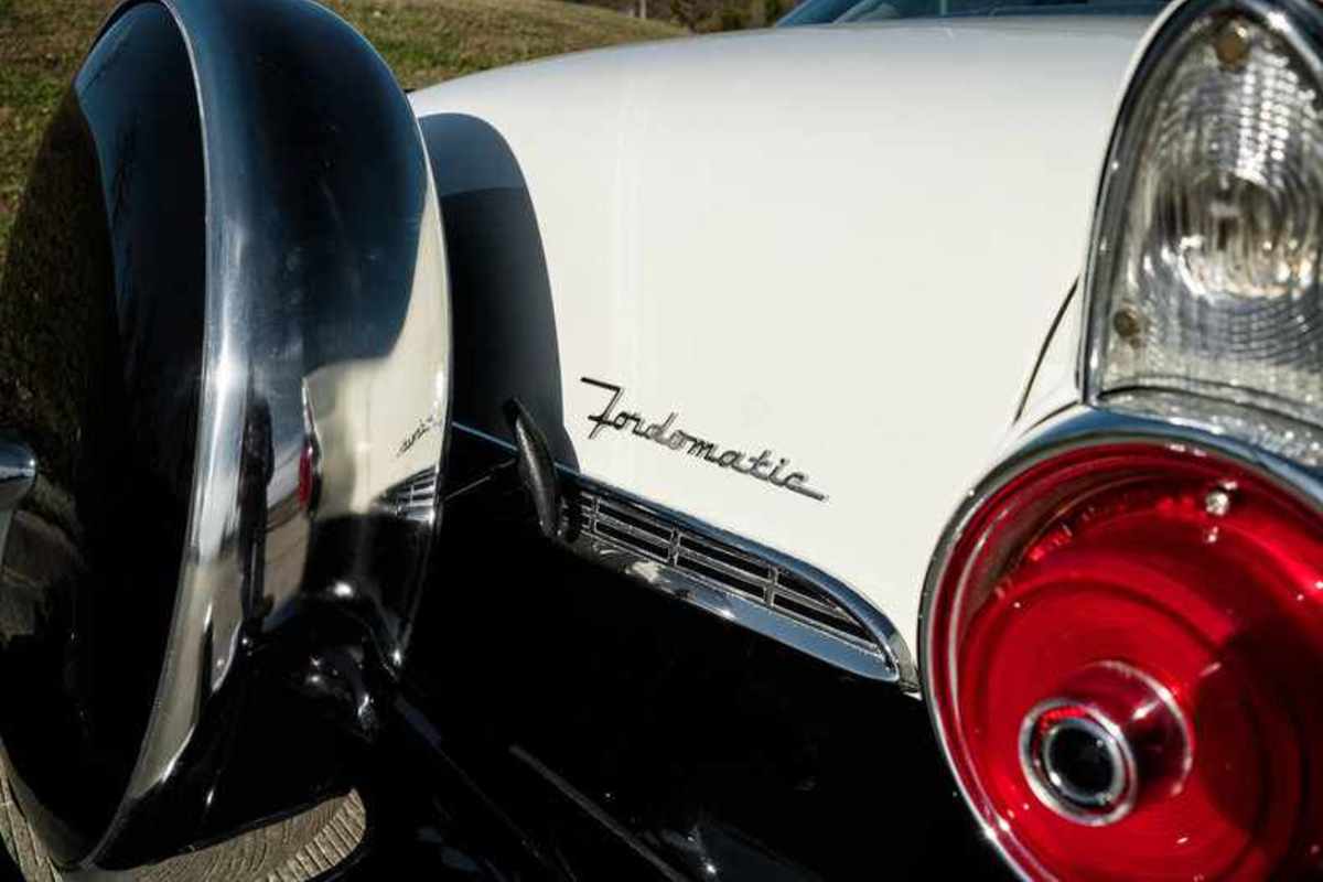1955 Ford Crown Victoria, 7