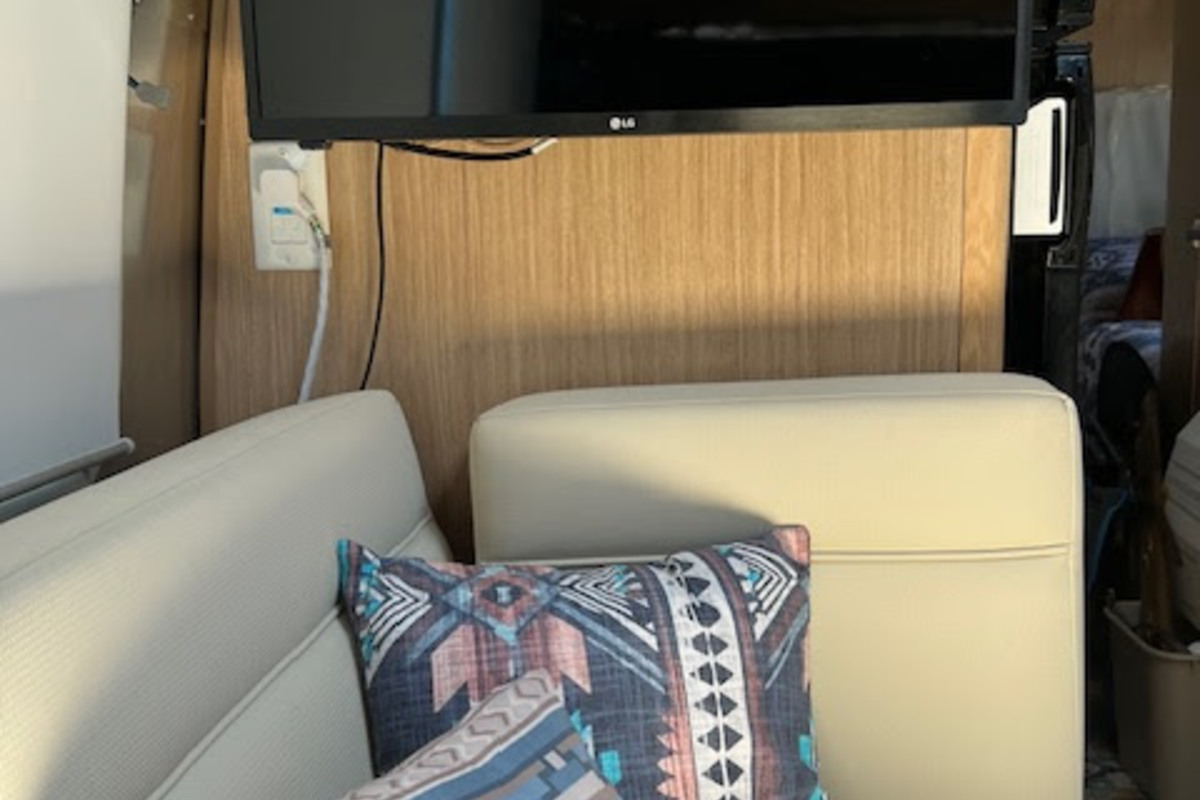 2020 Airstream Flying Cloud, 5