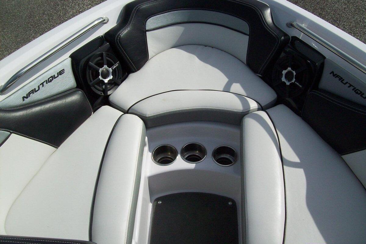 2011 Correct Craft Sport Nautique 200, 23