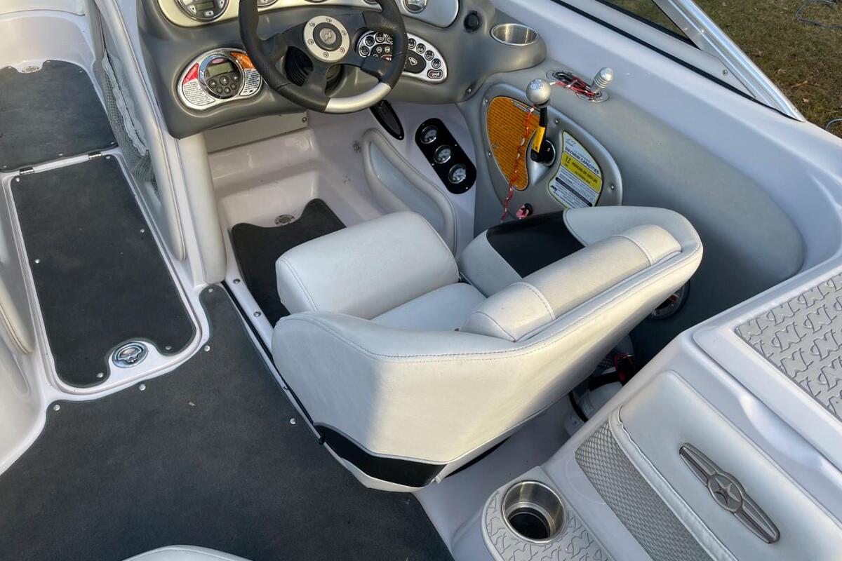 2008 Correct Craft Super Air Nautique 220, 24
