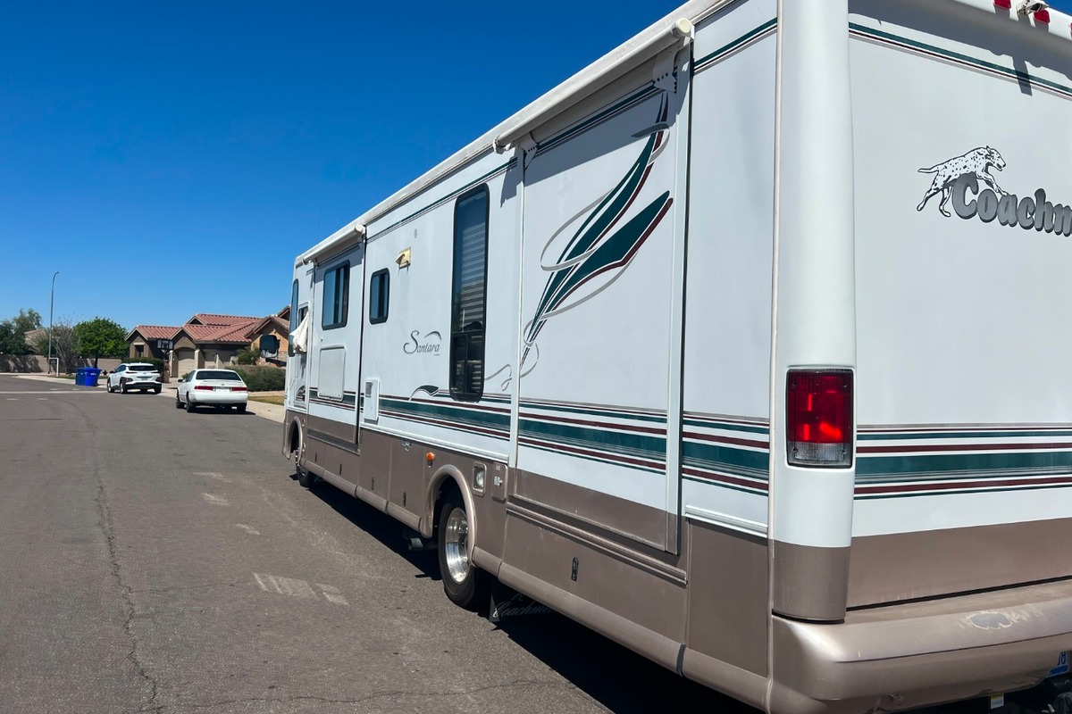 1999 Coachmen Santara, 8