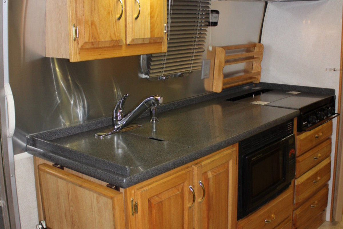 2005 Airstream Classic, 7