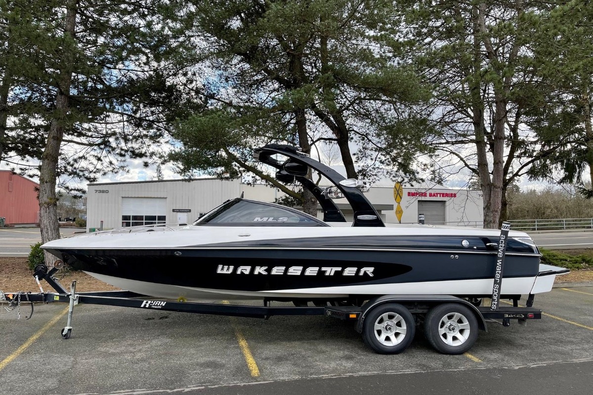 2004 Malibu Wakesetter 23 LSV, 1