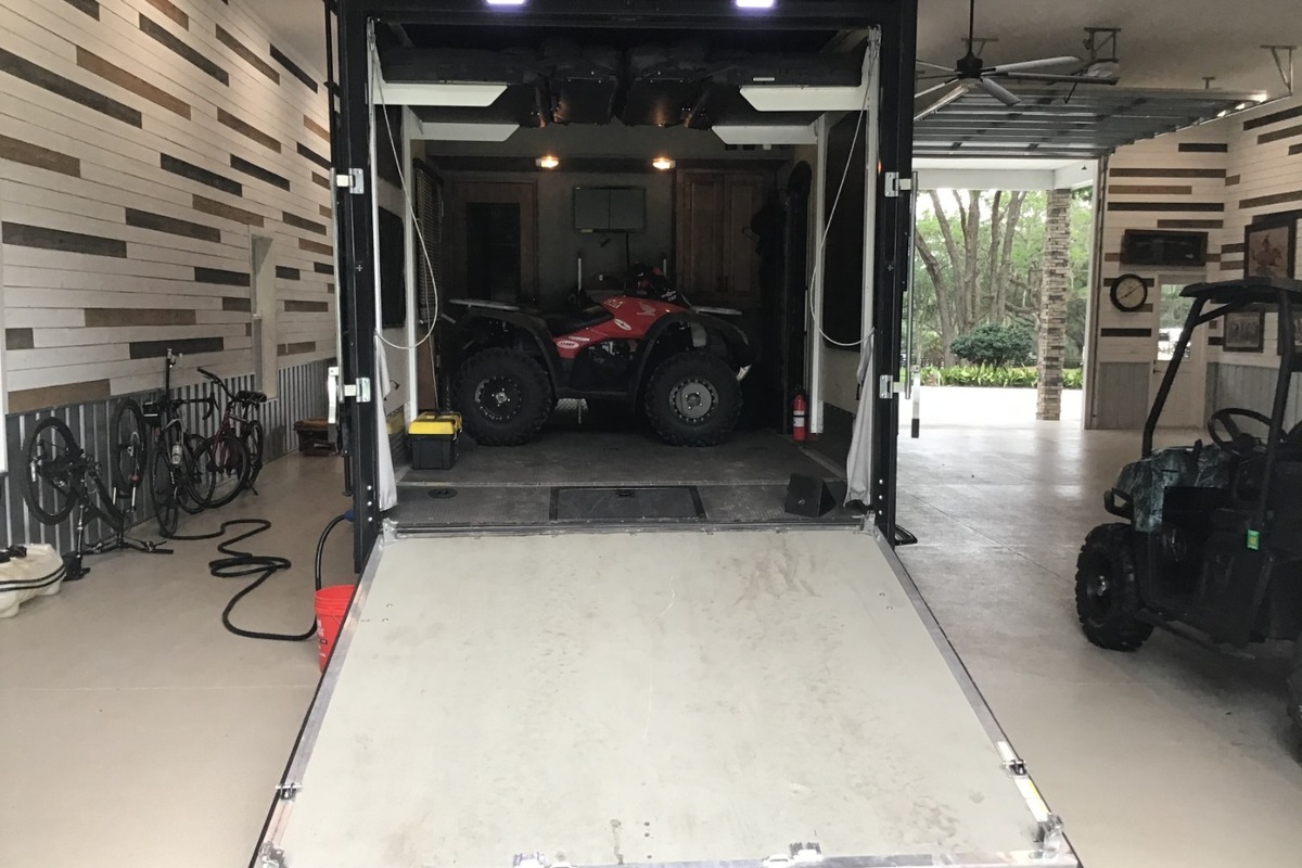 2014 KEYSTONE RAPTOR KING SUITE 332, 5