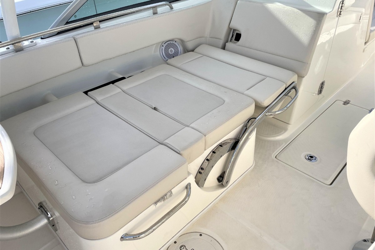 2016 Boston Whaler 230 Vantage, 21