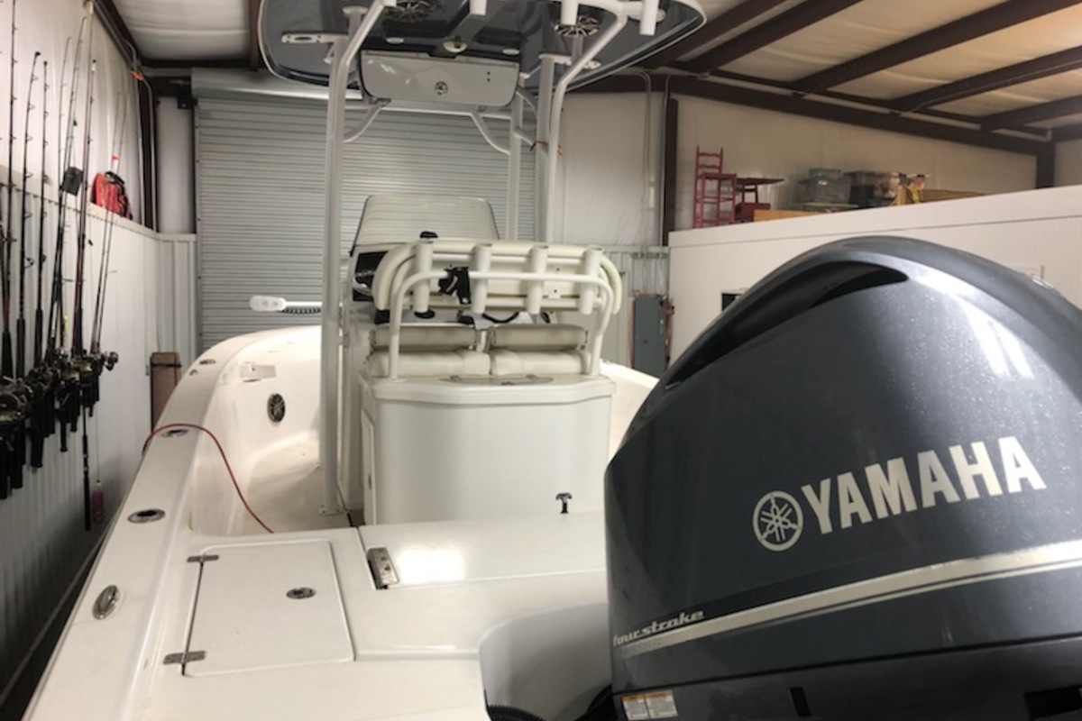 2016 Sportsman 247 Platinum Master Bay Boat, 3