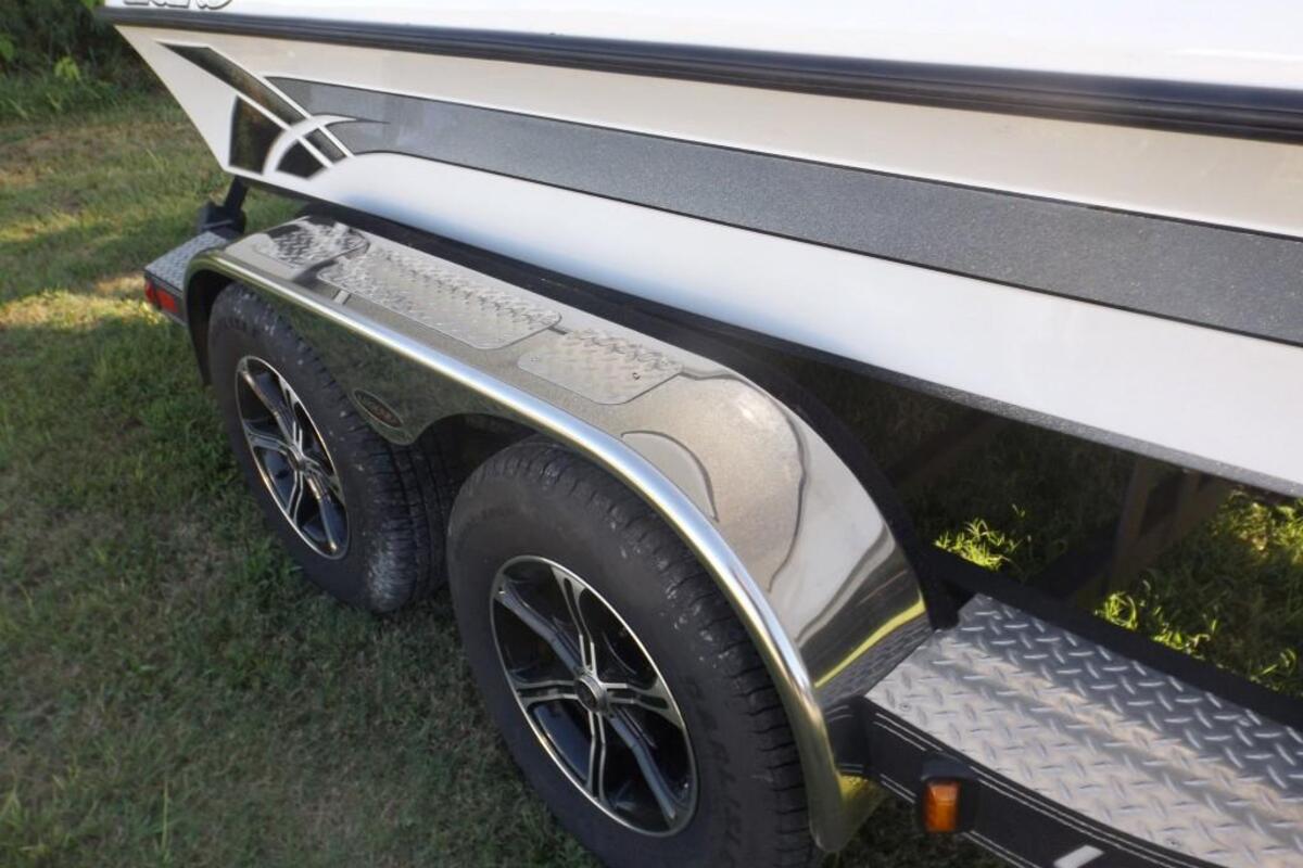 2012 Legend Boats Alpha 211 Dcx, 13