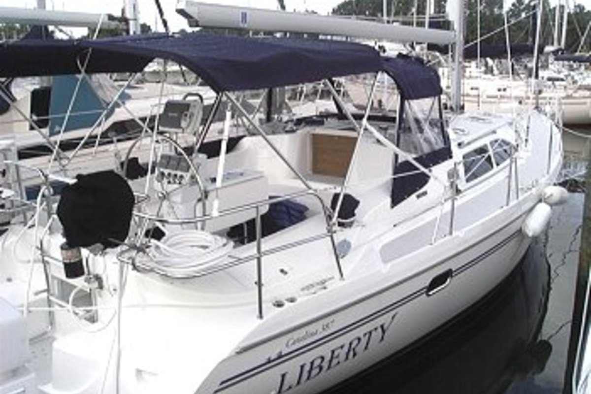 2005 Catalina Yachts 387, 0