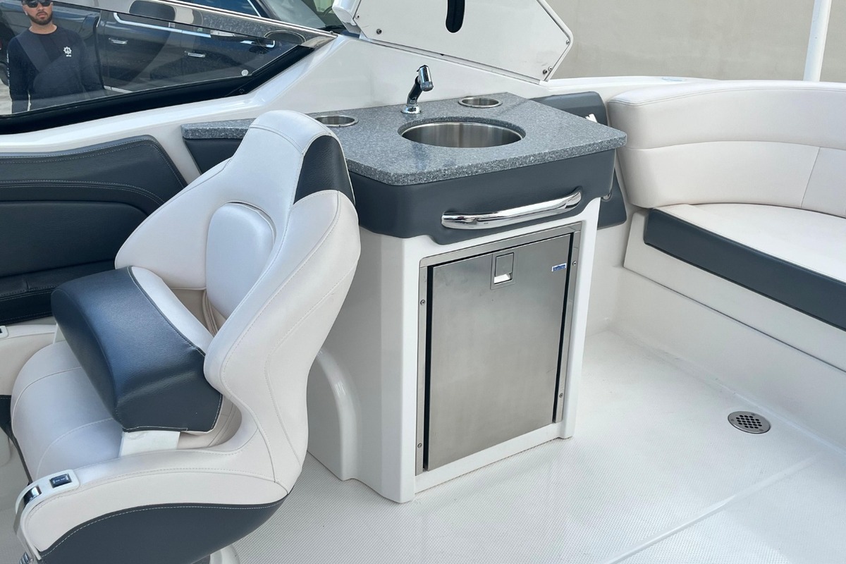 2016 Chaparral 277 SSX, 15