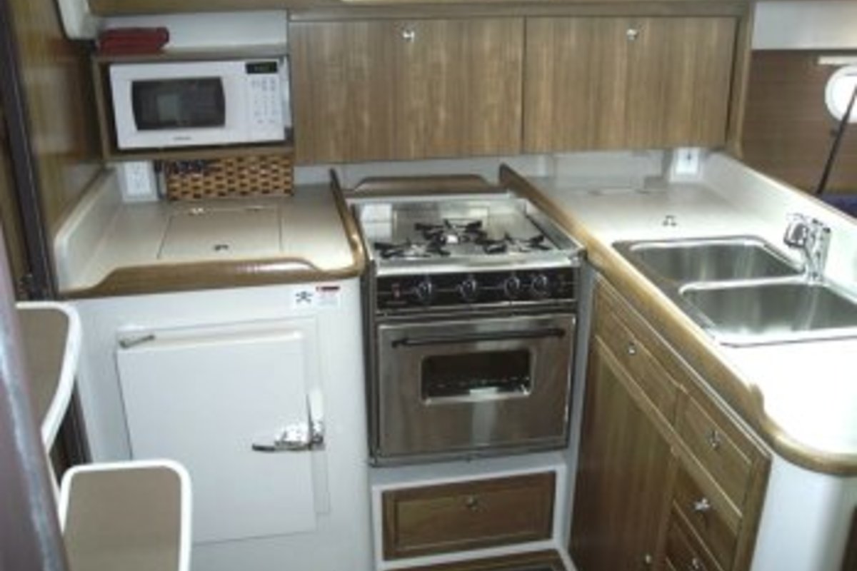 2005 Catalina Yachts 387, 2