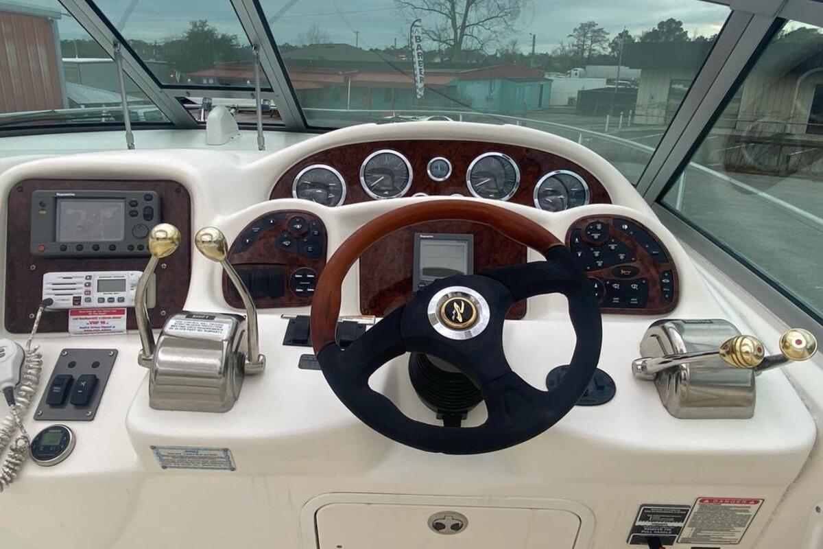 2003 Sea Ray 320 Sundancer, 3