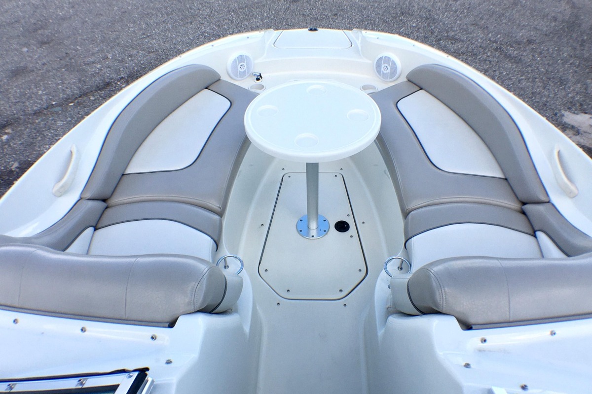 2004 Sea Ray 270 Sundeck, 12