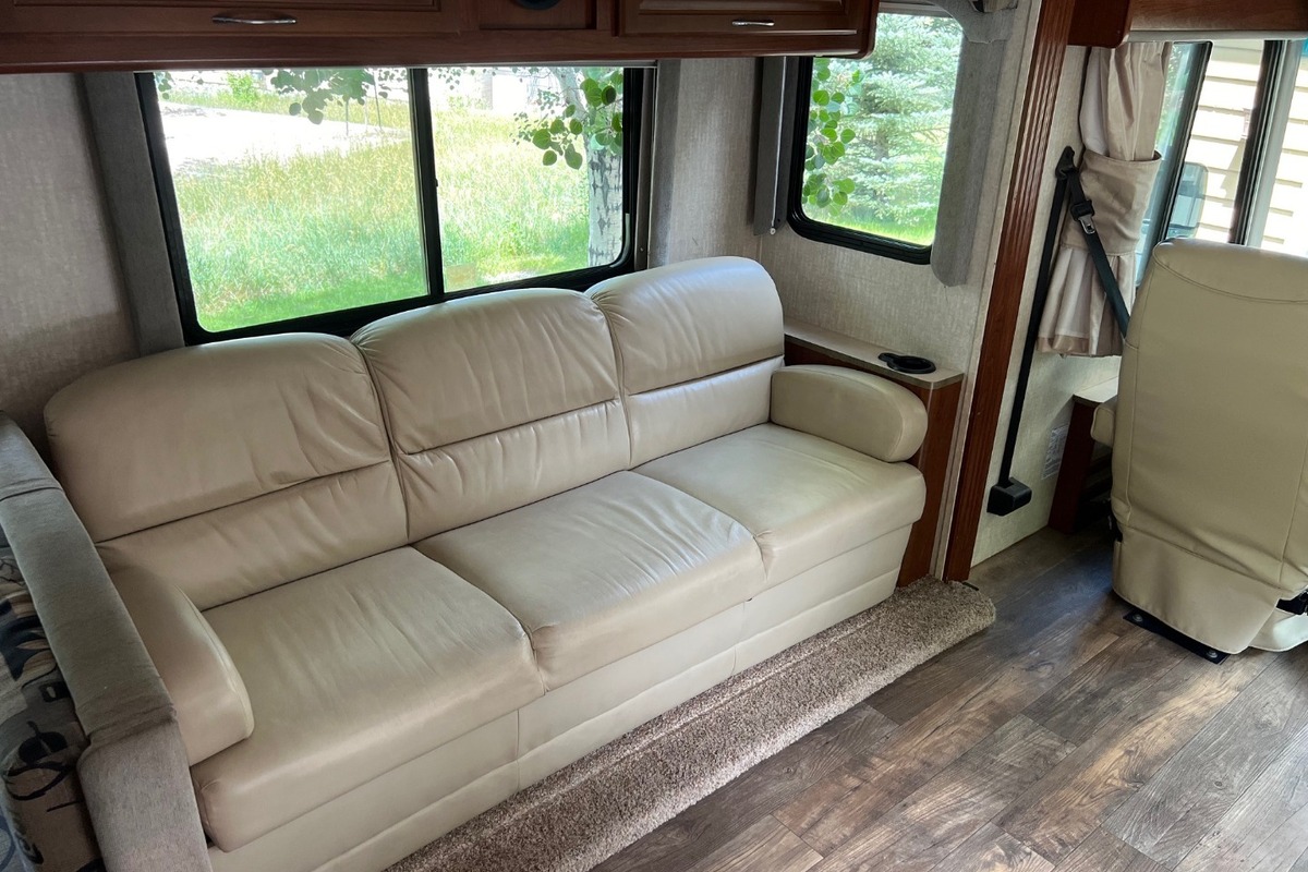 2008 Fleetwood Terra LX 34N, 4
