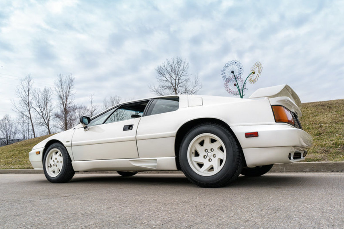 1988 Lotus Esprit Limited Edition, 6