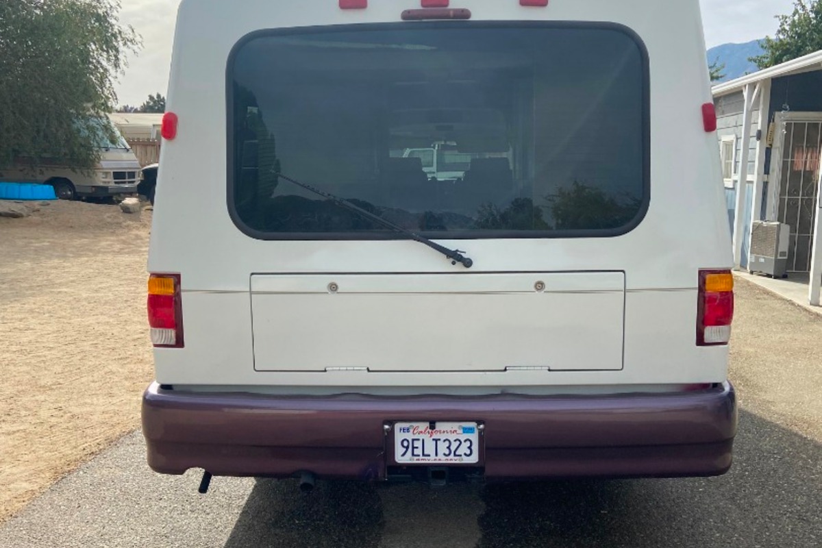 1999 Winnebago Rialta, 4