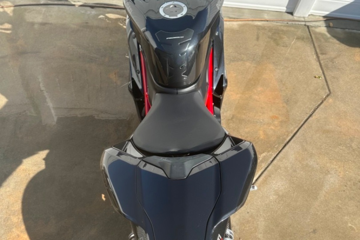 2010 Ducati 1198S, 9
