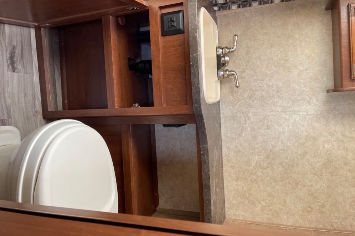 2017 Jayco Jay Feather X213, 23