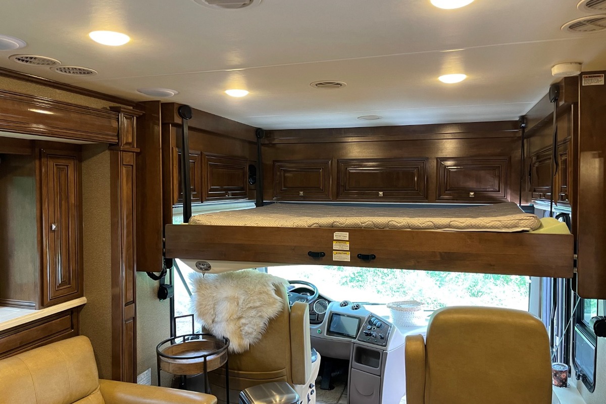 2016 Thor Motor Coach Venitian T42, 1