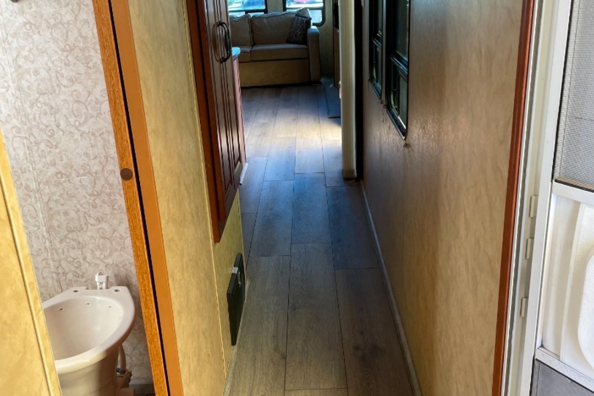 2012 Forest River Cedar Creek 40 CFL (Cottage), 14