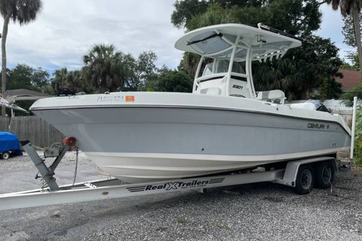 2017 Century 2301 CC, 4