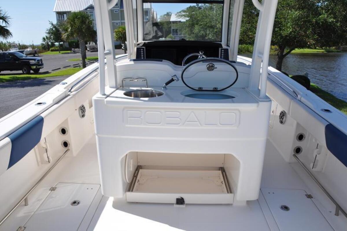 2017 Robalo R302, 5
