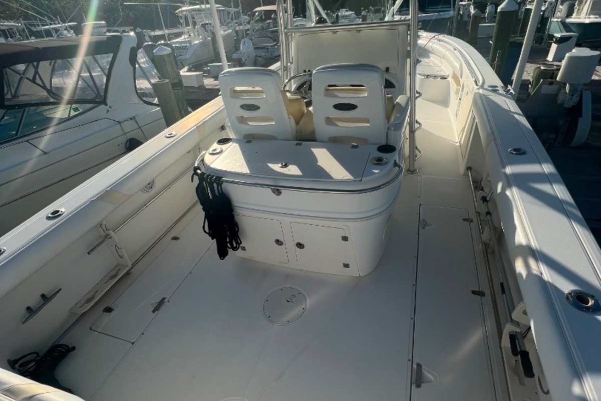 2005 Boston Whaler 320 Outrage, 5