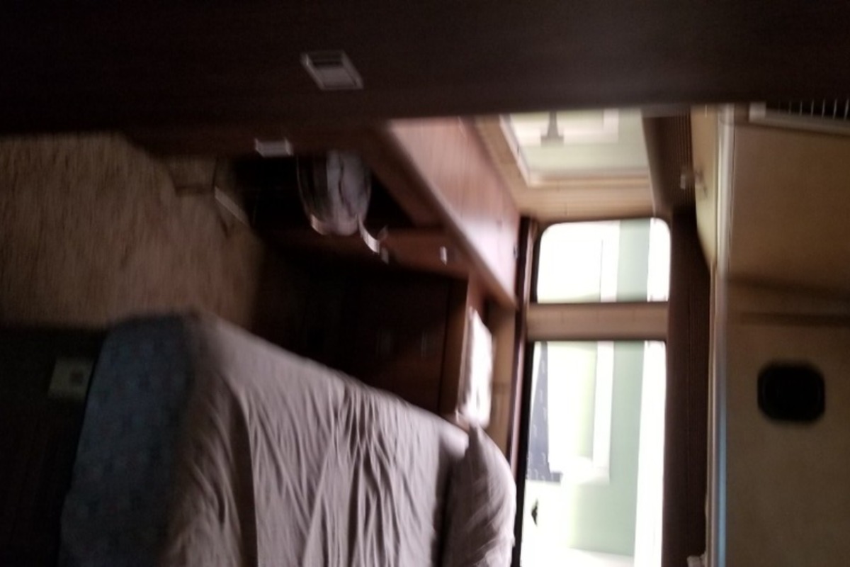 1984 Blue Bird Wanderlodge, 5
